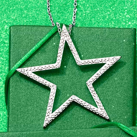 Natural Pave Diamond Star Pendant Necklace 18”